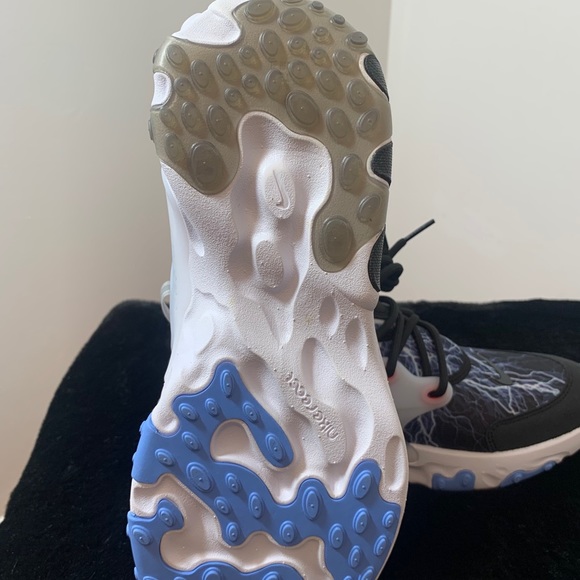 Nike - Picture 5 of 6